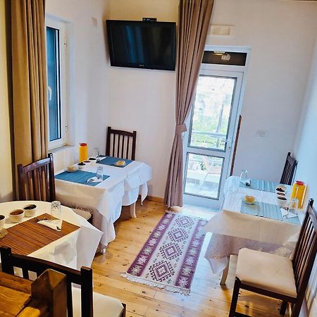 Guesthouse Riverside Berat Eksteriør bilde